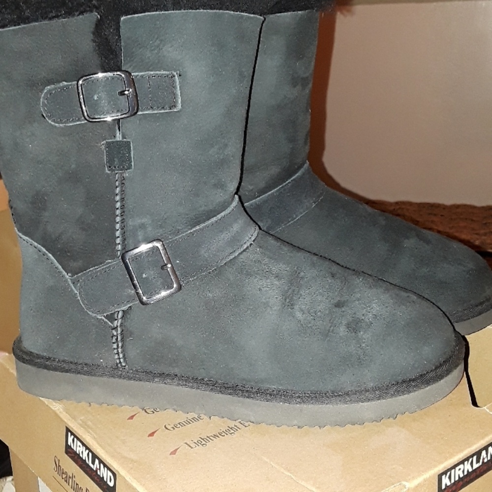 Snow boots